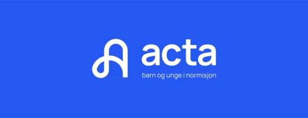 Logoen til Acta. Barn og unge i Normisjon. Hvit skrift på lilla bakgrunn.